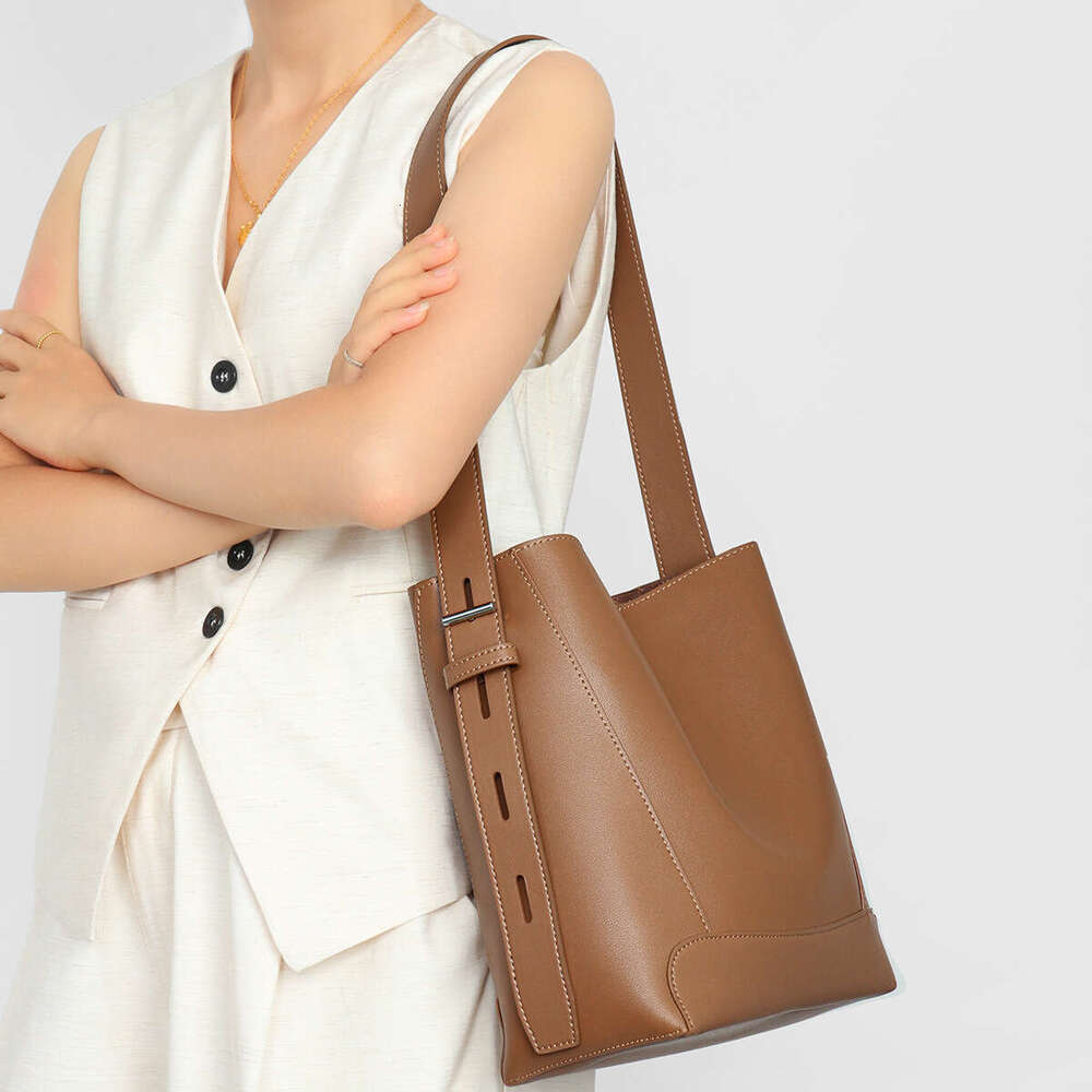 Luxury Shoulder Bags Totes Hobo For Women Autumn And Winter New Style Versatile Genuine Leather Crossbody Bag Large Capacity Commuter Bucket SENYY