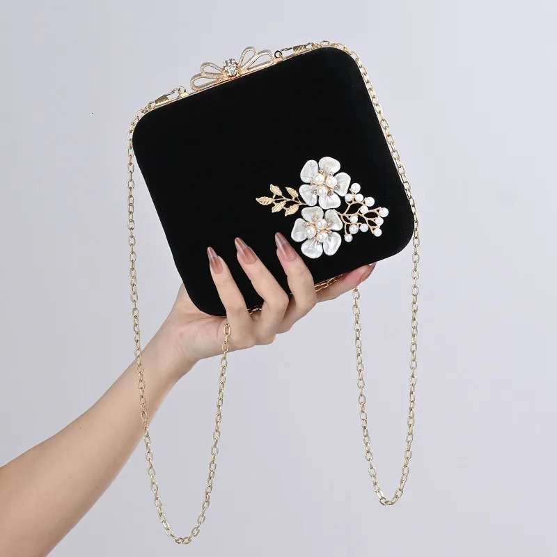 Chinese Style Bag 2025 Elegant Clutch Purse for Women Chain Wedding Banquet Evening Bridal Party Handbag 260307