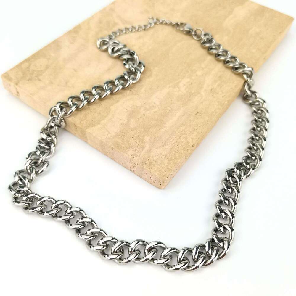 High-quality, finely polished, popular in Europe America, personalized hip-hop Cuban necklace, punk style, thick sweater chain for men and women, tren