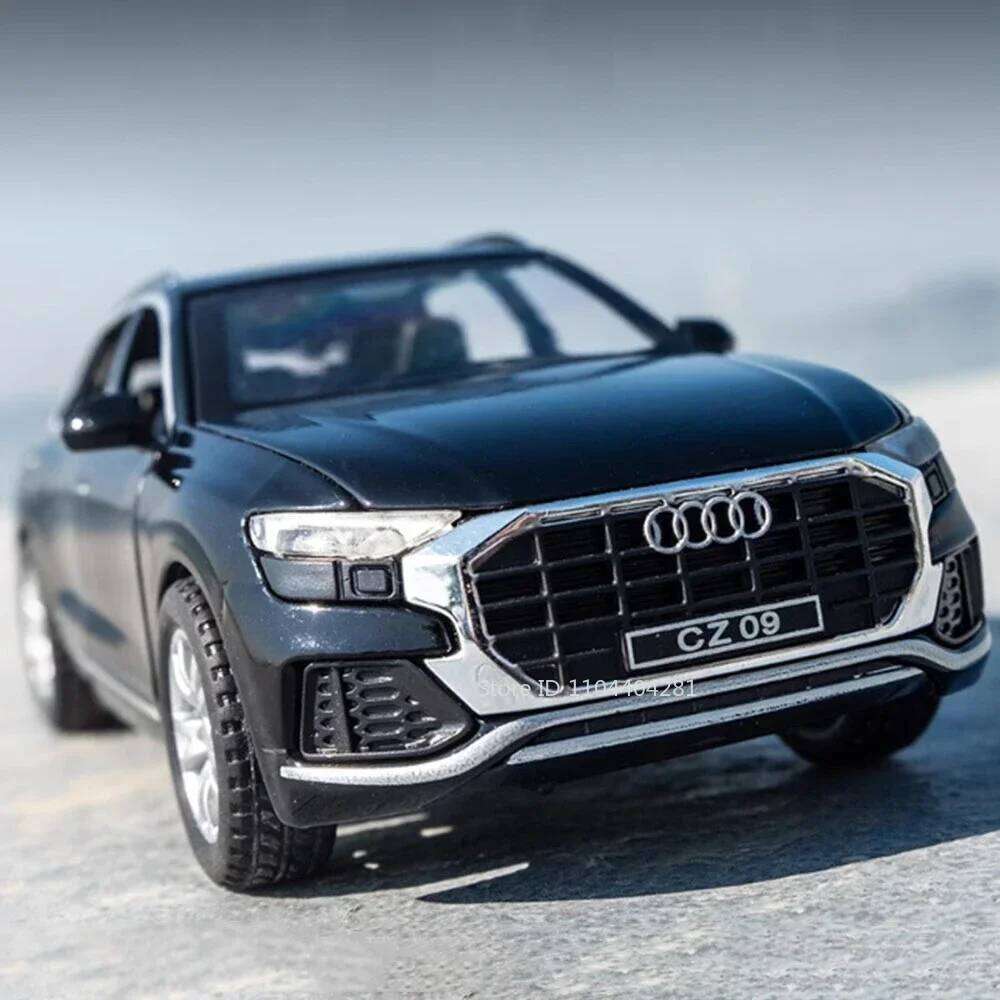 1:32 Q8 RS7 Car Metal Model Diecast Alloy Toy 6 Doors Opened with Sound Light Pull Back Vehices Collectable Miniature Home Decor Z260306