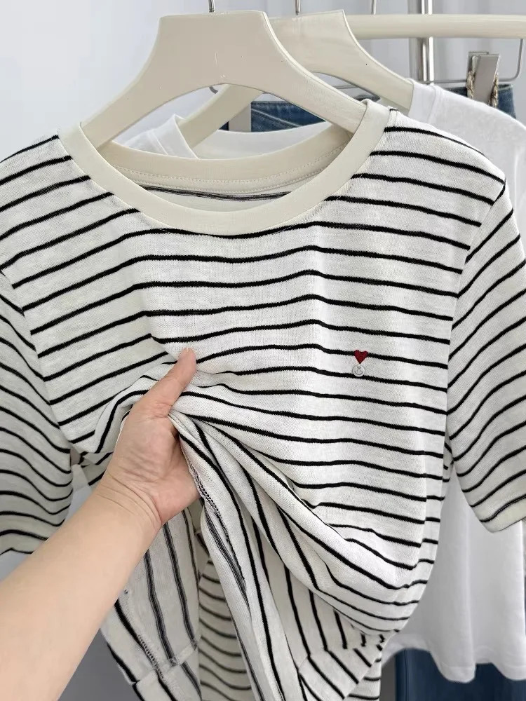 2026 Spring/Summer Fashion Heart-shaped Short-sleeved Womens T-shirt Summer Loose and Simple Embroidery Top 260304