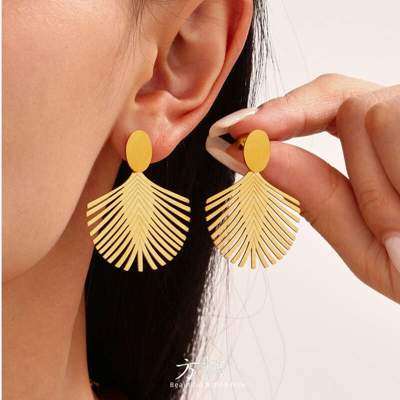 Women's Vintage Earrings: Beach Ocean Coconut Leaf Texture Stainless Steel Gold-plated Ins Style Women's Earring, Classic Unisex Jewelry for