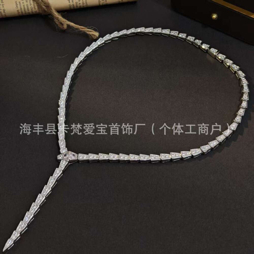 V Gold High-Quality Exquisite European American Style Fashion Long and Short Full Diamond Inter-Diamond Bare Snake-Shaped Bone Necklace Factory Direct