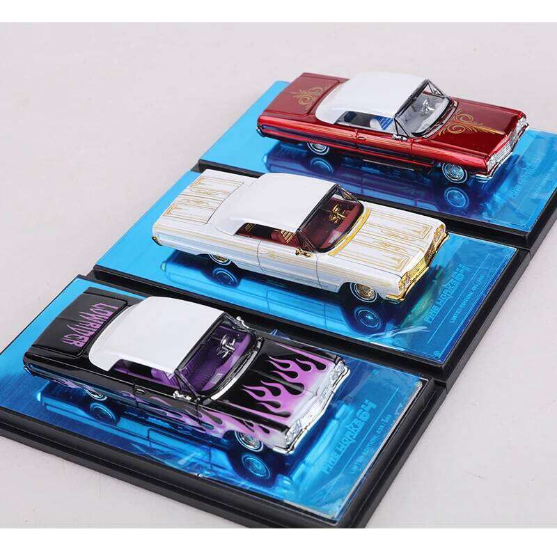 FineWorks 1:64 Chevrolet Impala Open Full Door Alloy Model Car Z260306
