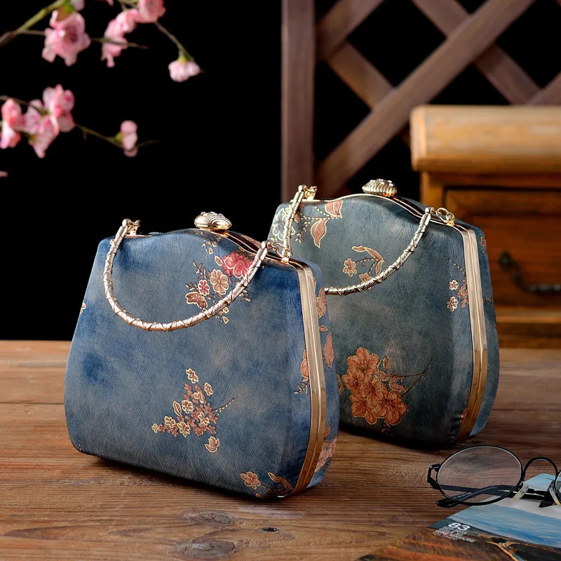 Fashion Women Embroidery Evening Bags Silk Clutch Purse for Bride Chain Shoulder Laides Case Top Handle Wedding Party Handbag 260307