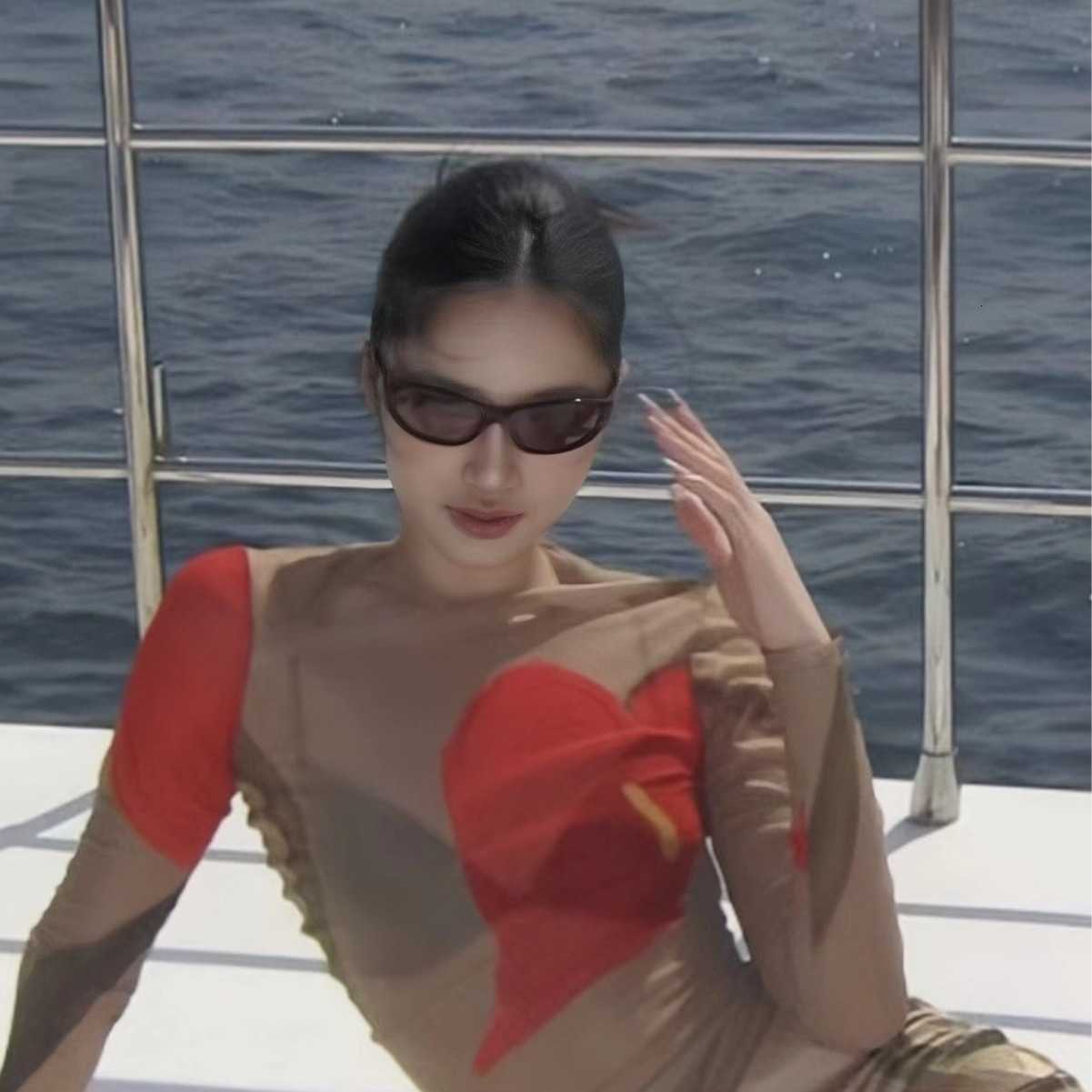 Y2K Style Cycling Sunglasses UV Protection Beach Travel Stylish Photo Sunglasses S260304