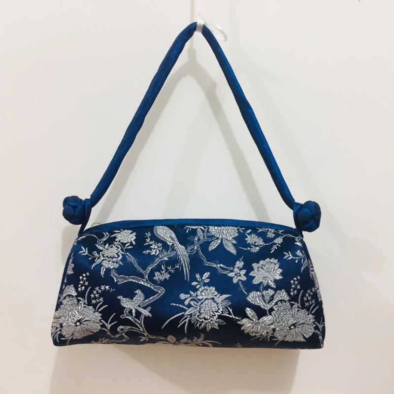 Fashion Chinese Style Silk Bag Women Handbag Hand Embroidery Cheongsam Female Cosplay Bags Clutch Purses 260307