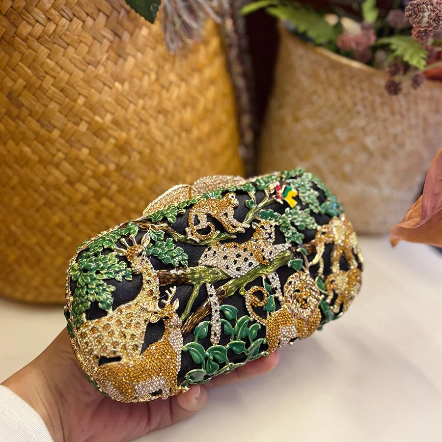 Chinese embroidery temperament glitter hollow pattern dinner bag retro exquisite celebrity messenger clutch 260307
