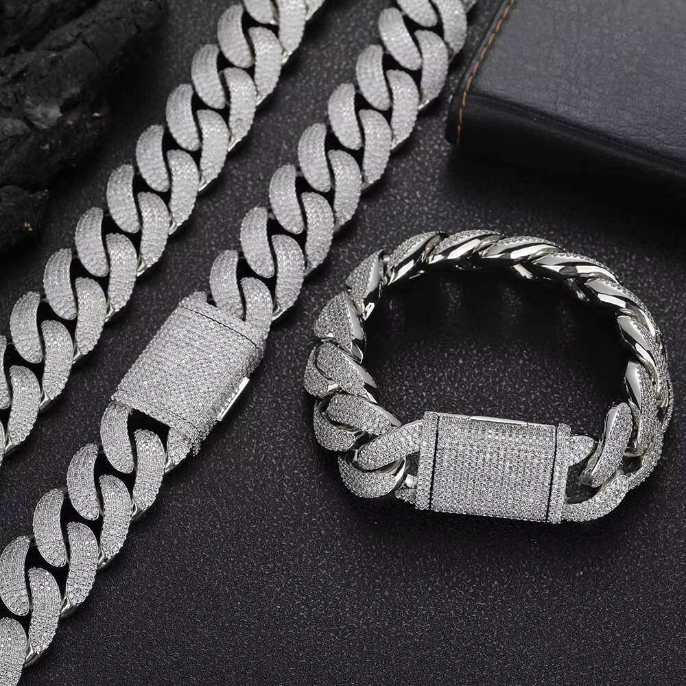 New Fashion Custom Moissanite VVS Diamond Pendant Personalised 3D Cartoon or Letter Chains Hip Hop Style