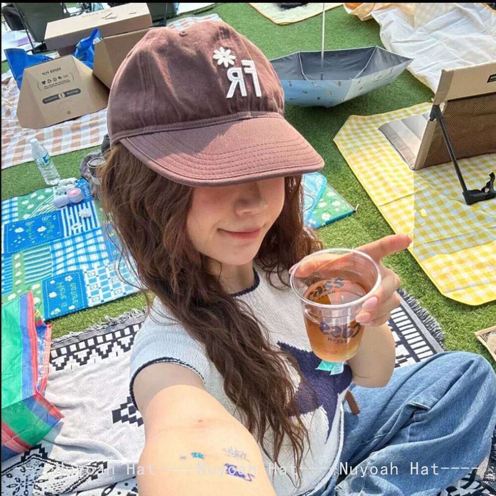 Little Daisy letter Plaid Baseball Hats Sunshade Color Block New Men Women Versatile Korean Flat Eave Fashion Peaked Caps Retro Y260304