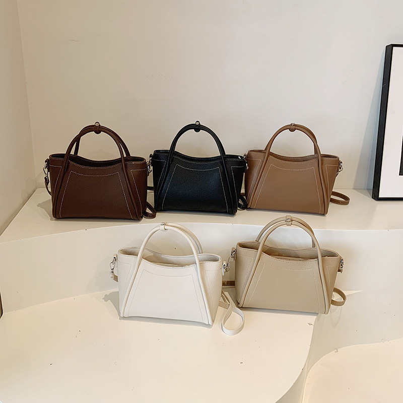 2026 Top Luxury Free Shipping New Large Capacity High End Commuter PU Shoulder Bag Niche Daily Commuter Soft Leather Luxury Bag Wing Bag Women's 