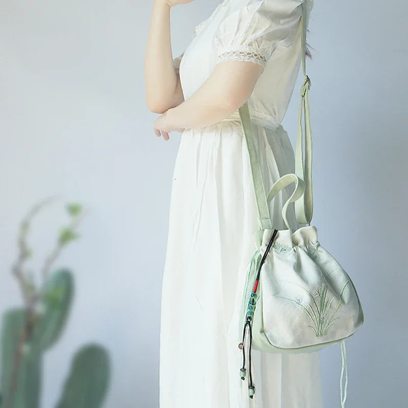 Chinese Style Womens Drawstring Bag Vintage Flower Embroidery Hanfu Handbag Street Fashion Girls Bucket Shape Shoulder 260307