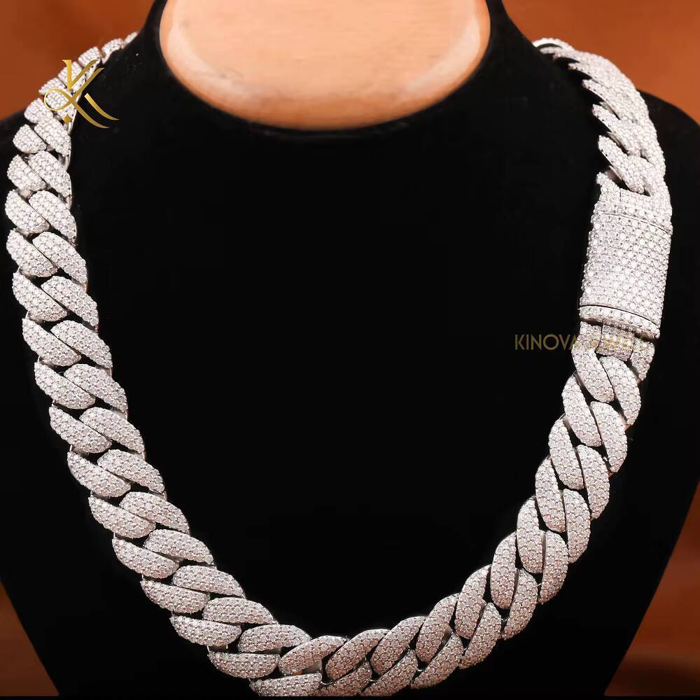 Radiant Hip Hop Neck Chain Featuring Sparkling Moissanite Diamonds Designed For Eye Catching Urban Inspired Jewelry Statements