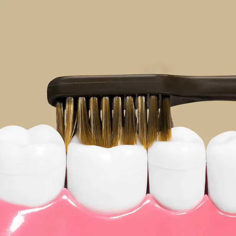 This 6-piece fashionable light luxury high-grade toothbrush set with soft bristles is ideal for household teeth cleaning and oral care.T260307