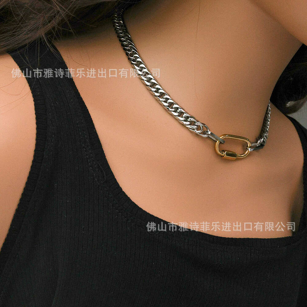 High-Quality Polished Stainless Cuban Chain Two-Tone Splicing Titanium Steel Vacuum Electroplated 18k Gold Carabiner Necklace