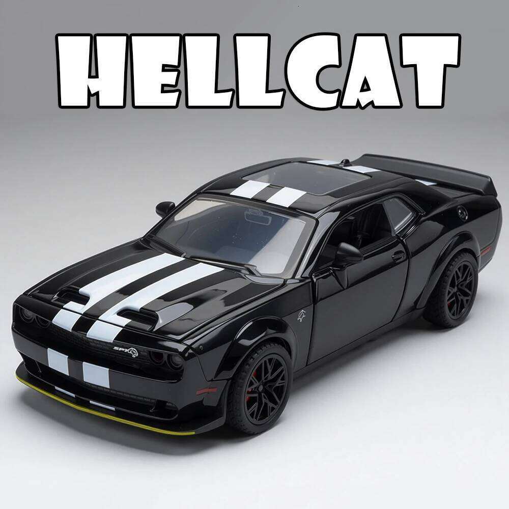 1:32 Hellcat Lambor Revuelto Car Model Alloy Diecast Toy Doors Opened Sound Light Pull Back Miniature Vehice Friend Fashion Gift Z260306