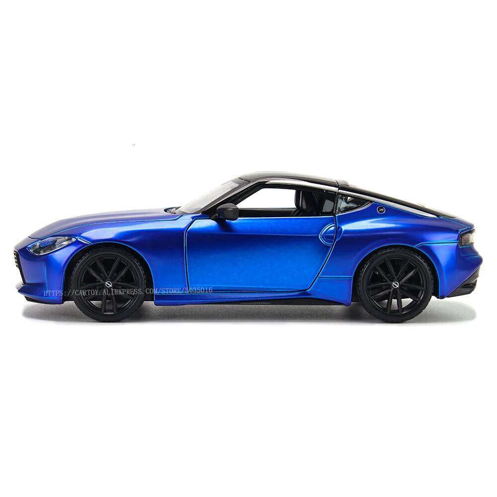 Maisto 1:24 2023 Nissan Z Blue alloy car model handicraft decoration collection toy tool gift die-casting birthday present Z260306