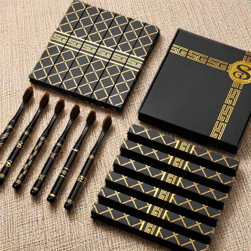 This 6-piece fashionable high-grade toothbrush set is ideal for men and women for home teeth cleaning and oral care.T260307