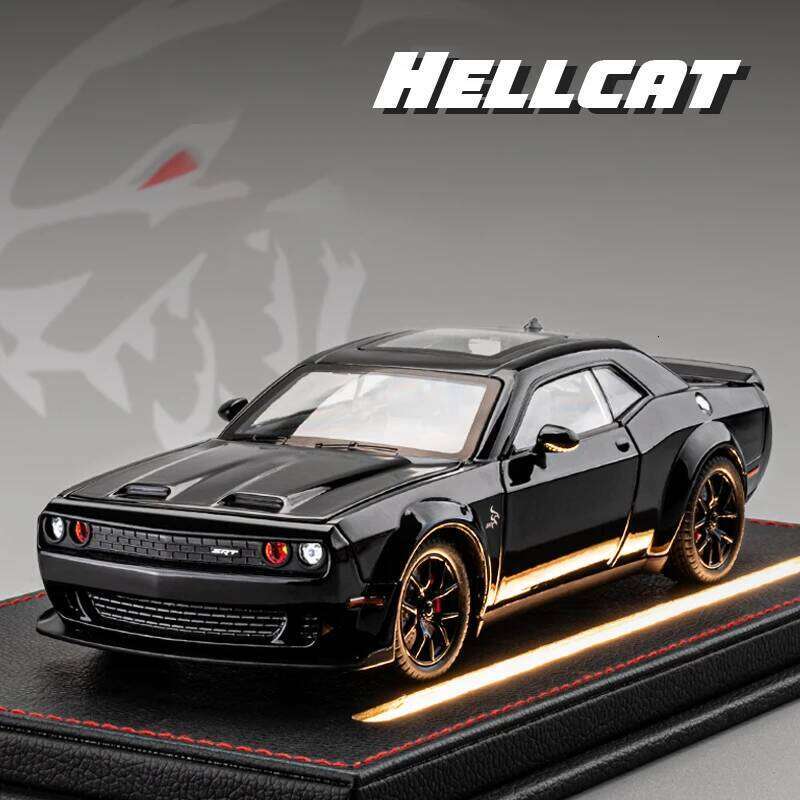 1/24 Alloy Die-casting Hellcat Sports Car Model Simulation Sound and Light Pull Collection for Boys Toys Birthday Holiday Gifts Z260307
