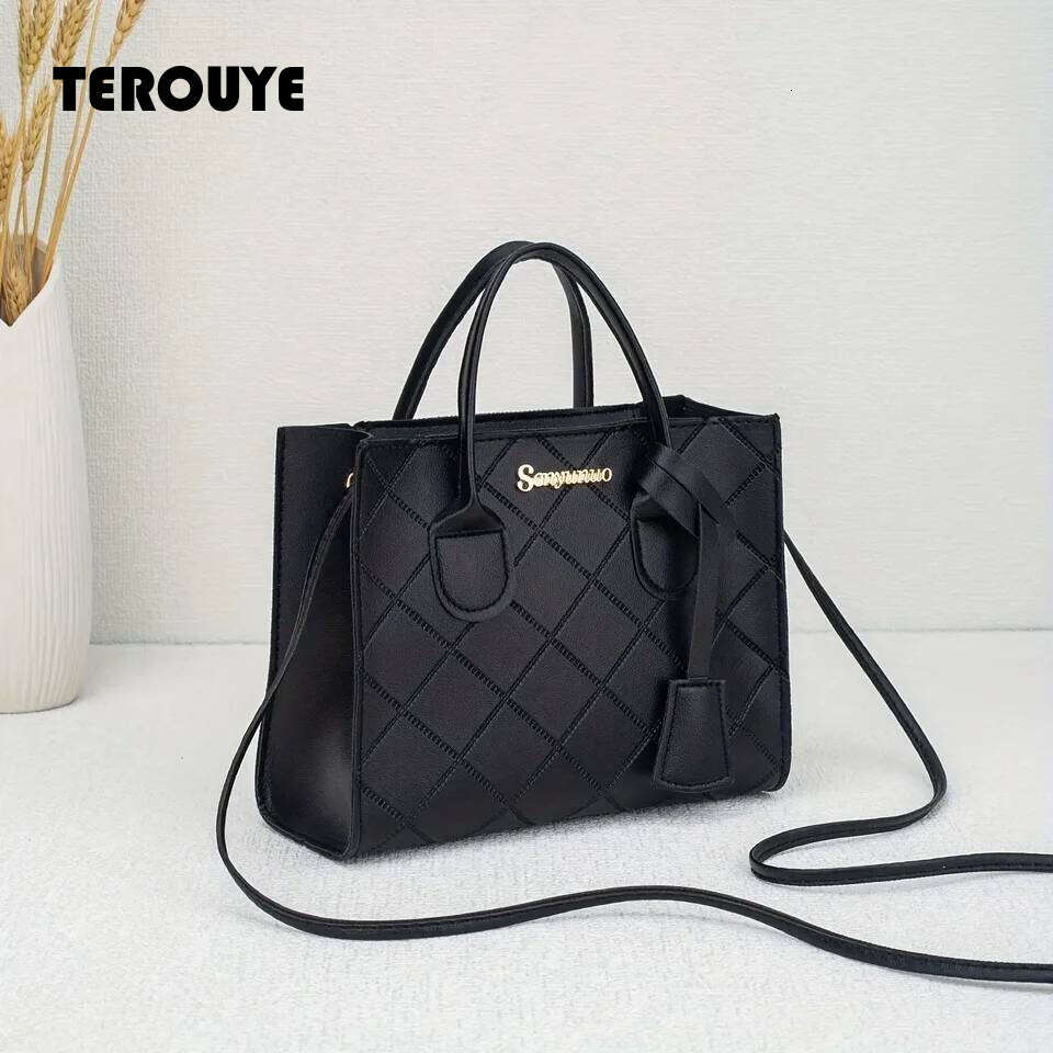 Women Vintage Shoulder Small Satchel Simple Female Crossbody Soft PU Leather Flap Bag Messenger Bags Sac Femme TEROUYE