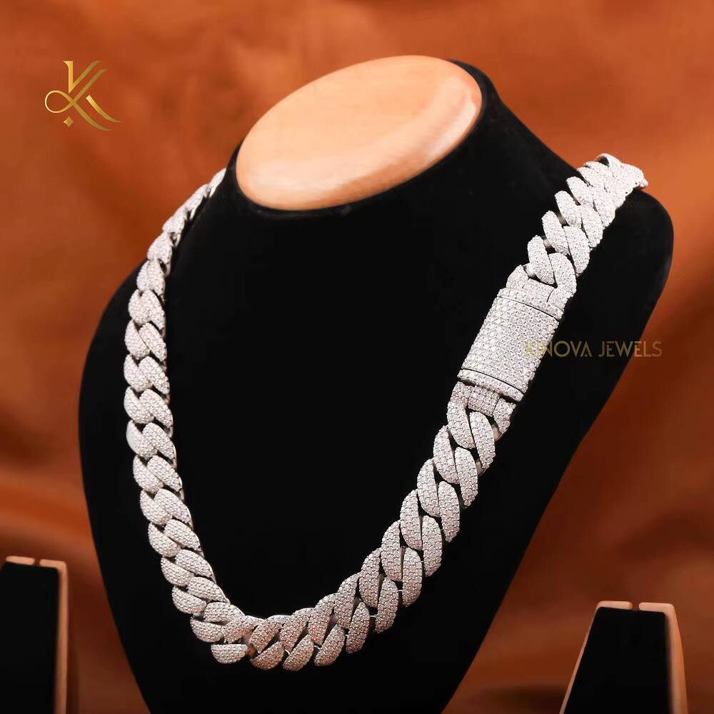 Radiant Hip Hop Neck Chain Featuring Sparkling Moissanite Diamonds Designed For Eye Catching Urban Inspired Jewelry Statements