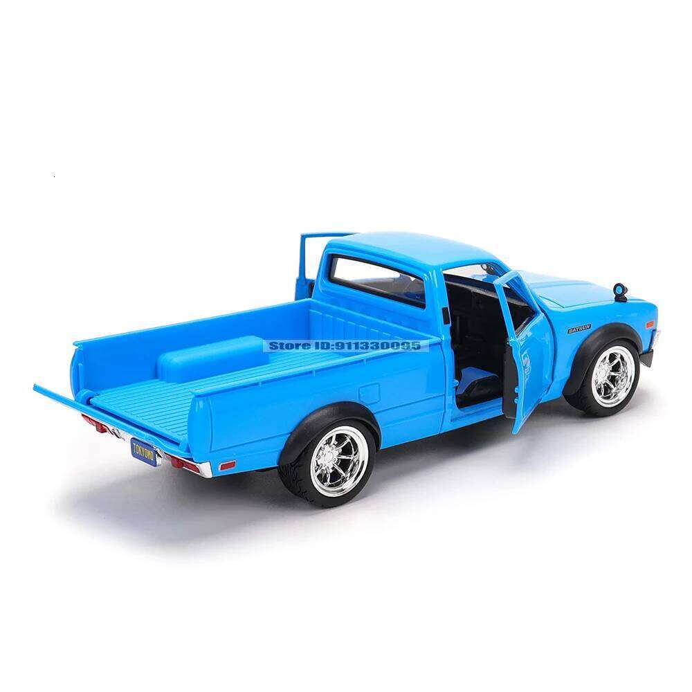 Maisto 1:24 Tokyo MOD Nissan 1973 Datsun 620 Pick-up alloy car model handicraft decoration collection toy tool gift die-casting Z260306