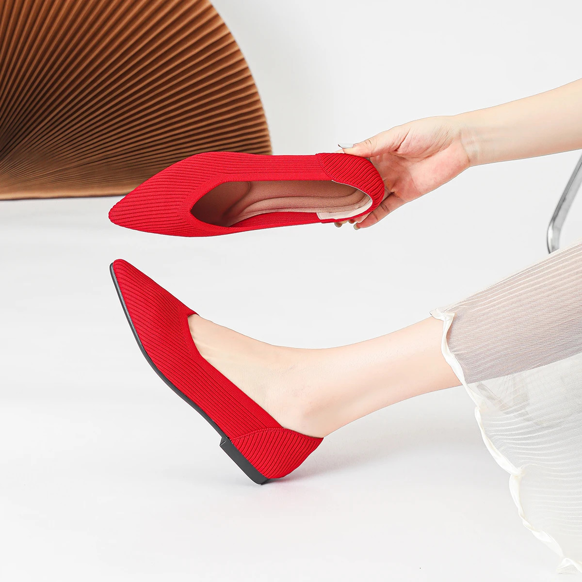 Womens flat shoes with pointed soft knitted sole breathable and comfortable shoes Spring and Autumn model 260306