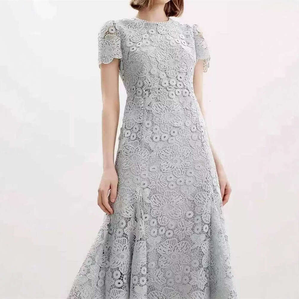 2026 spring and summer niche design lady style a3 commuting gentle style flower lace slim mermaid long skirt
