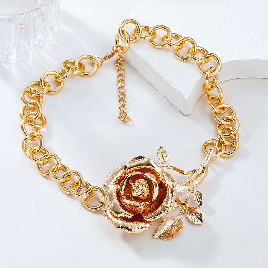 ZA European American Fashionable Unique Three-Dimensional Rose Flower Pendant Necklace with Stylish Metal Ring and Thick Clavicle Chain