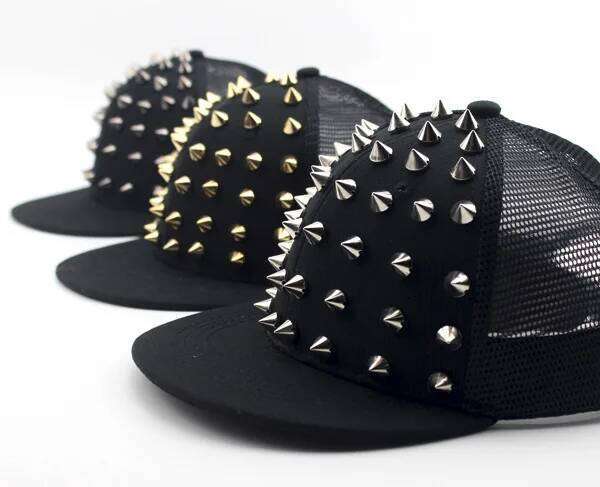 BASEBALL CAPS FOR BOTH Men Women Boys Girls Punk Studded Baseball Hip-Hop Hat Adjustable Snapback Spike Rivet Stud Cap Y260304