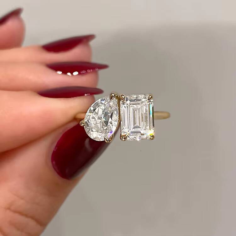 SGARIT Jewelry Moi Et Toi 18k Yellow Gold 2ct Two-Stone Custom Vvs Emerald Pear Cut Moissanite Ring Jewelry