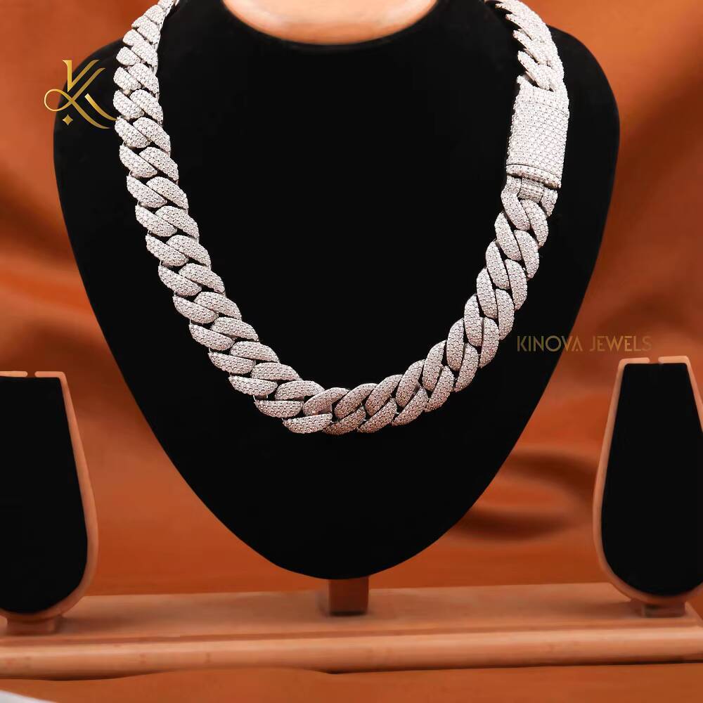Radiant Hip Hop Neck Chain Featuring Sparkling Moissanite Diamonds Designed For Eye Catching Urban Inspired Jewelry Statements