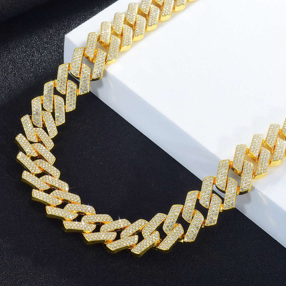 Cross-border 20mm diamond-shaped chain with clasp, high-quality light luxury fashion alloy three-row diamond Cuban necklace, thick necklace