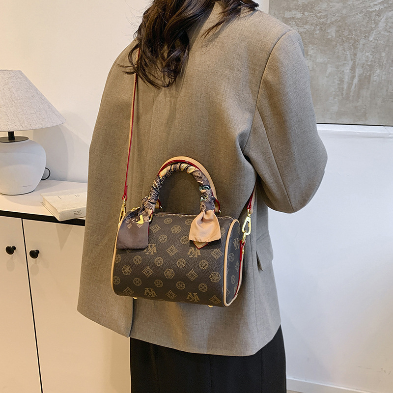 wk premium sense portable small square bag women 2025 new retro printing mini bucket bag shoulder bag oblique span bag women