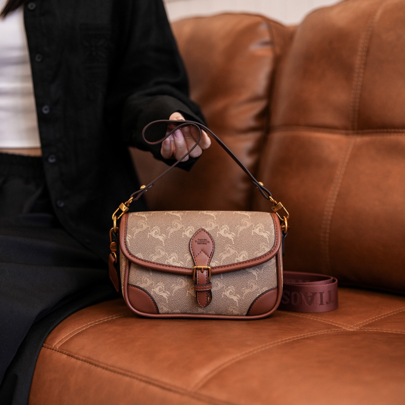 2026 New High-end Women's Underarm Square Bag Fashionable Luxury Bag And Designer Bag Versatile Color-contrast Commuting Shoulder And Crossbody S