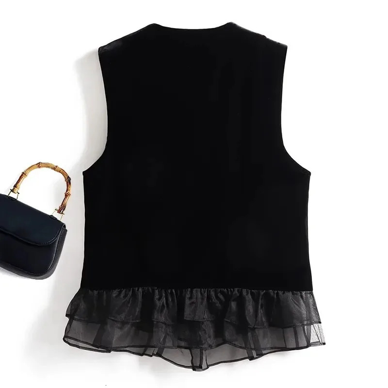 AutumnWinter Gold Velvet Splicing Sleeveless Lace Womens Vest Coat Elegant Fashion Temperament Lady Waistcoat Jacket 260306