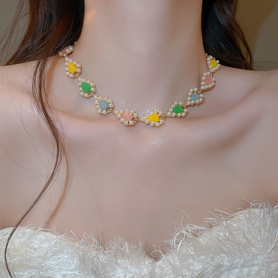 French vintage jewelry high-end design green leaf-shaped pearl necklace and bracelet set, plated with real gold, versatile