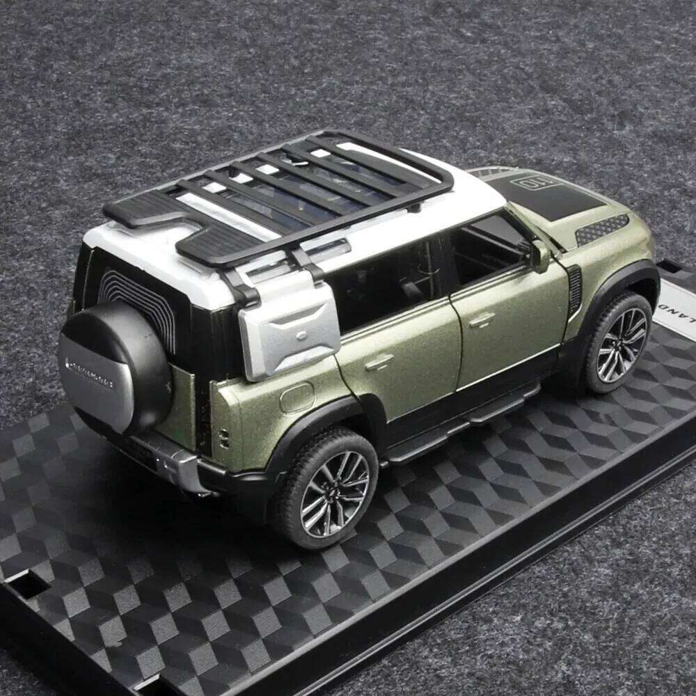 1/32 Diecast Model Car Pullback Vehicle Toy Collection for Land Rover New Defender 110, Gift, with Sound and Light Z260306