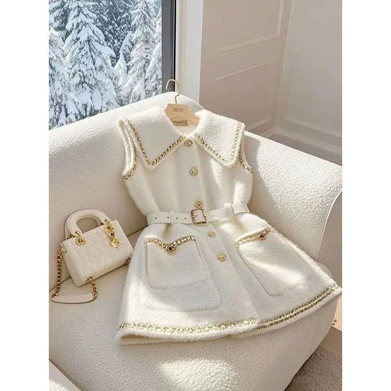 Autumn Winter Sleeveless Unique Womens Lamb Wool Vest Coat Fashion Korean Version Temperament Ladies Waistcoat Jacket 260306