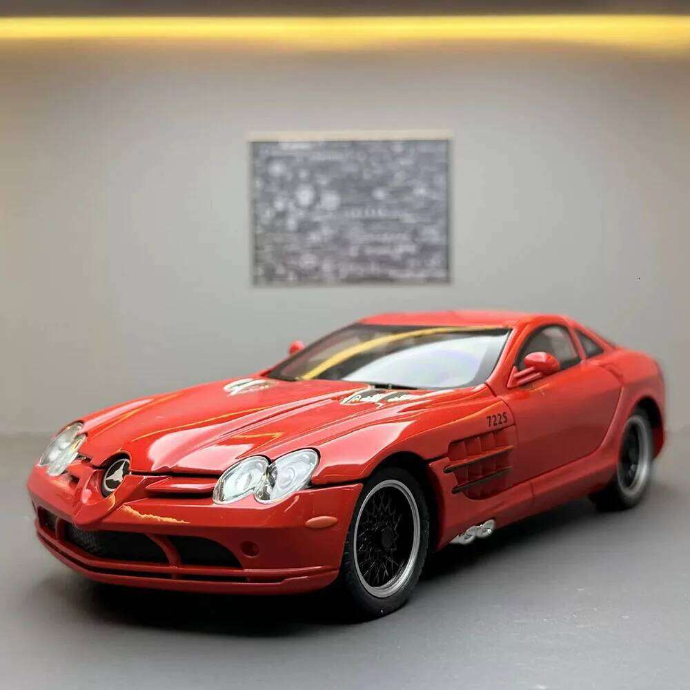1:24 SLR 722S GT Alloy Sports Car Model Diecast Toy with Sound Light Pull Back Doors Opened Miniature Cars Boy Christmas Present Z260306