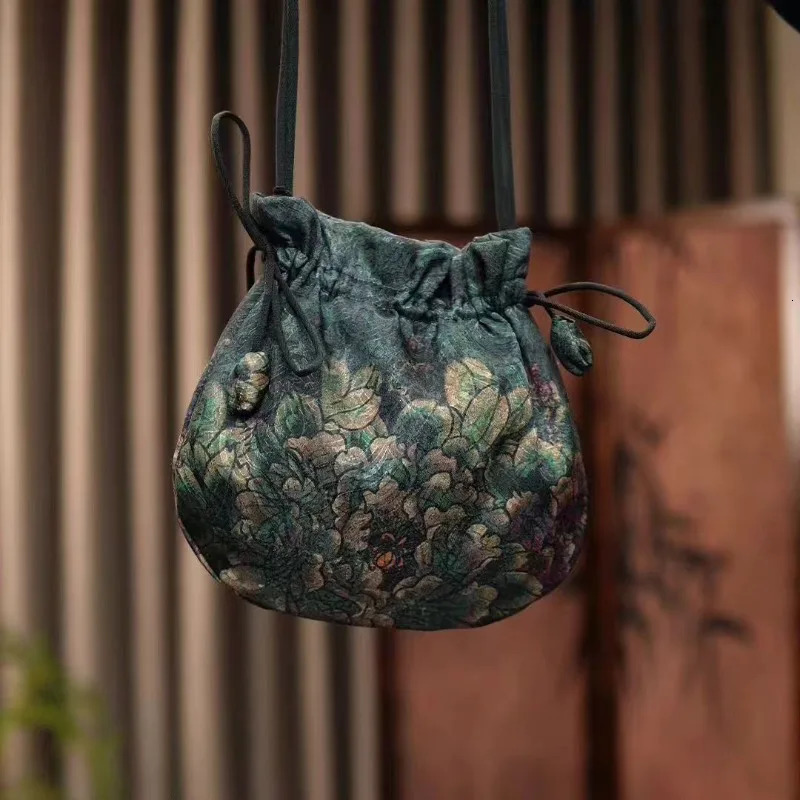 Retro Embroidery Silk Drawstring Handbag Purse Wallets Jewerly Packing Storage Bucket Bag Hanfu Accessories 260307