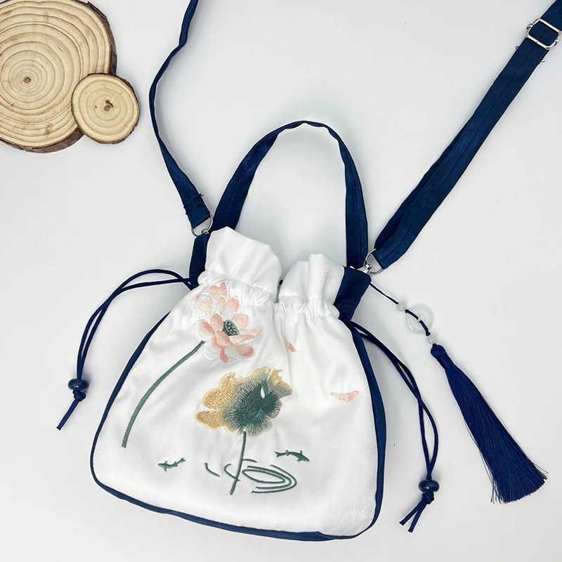 Ancient Womens Handbag Embroidered Flower Bunch Mouth Tassel Chinese Exquisite Shoulder Antique Elegant Crossbody Bag Wallet 260307