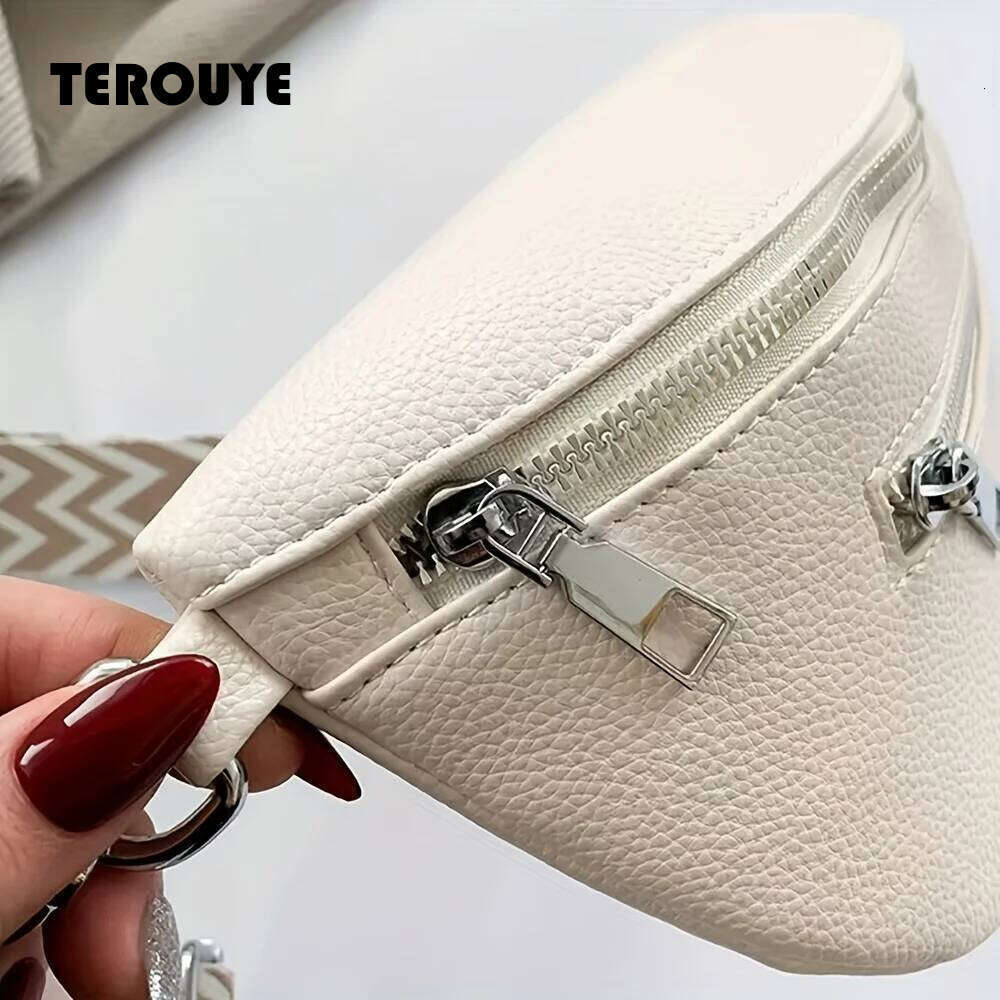 Soft Leather Women's Casual Fanny Pack Saddle New Fashion Chest Single Shoulder Crossbody Bag Travel Mobile Phone TEROUYE