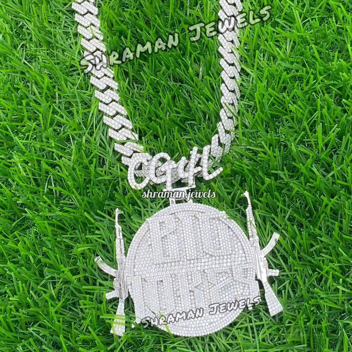 Hot Selling Fully Iced Mens Rapper Hip Hop Style Moissanite Diamond Big Letter Nameplate Gun Pendant Charm Pendants Parties