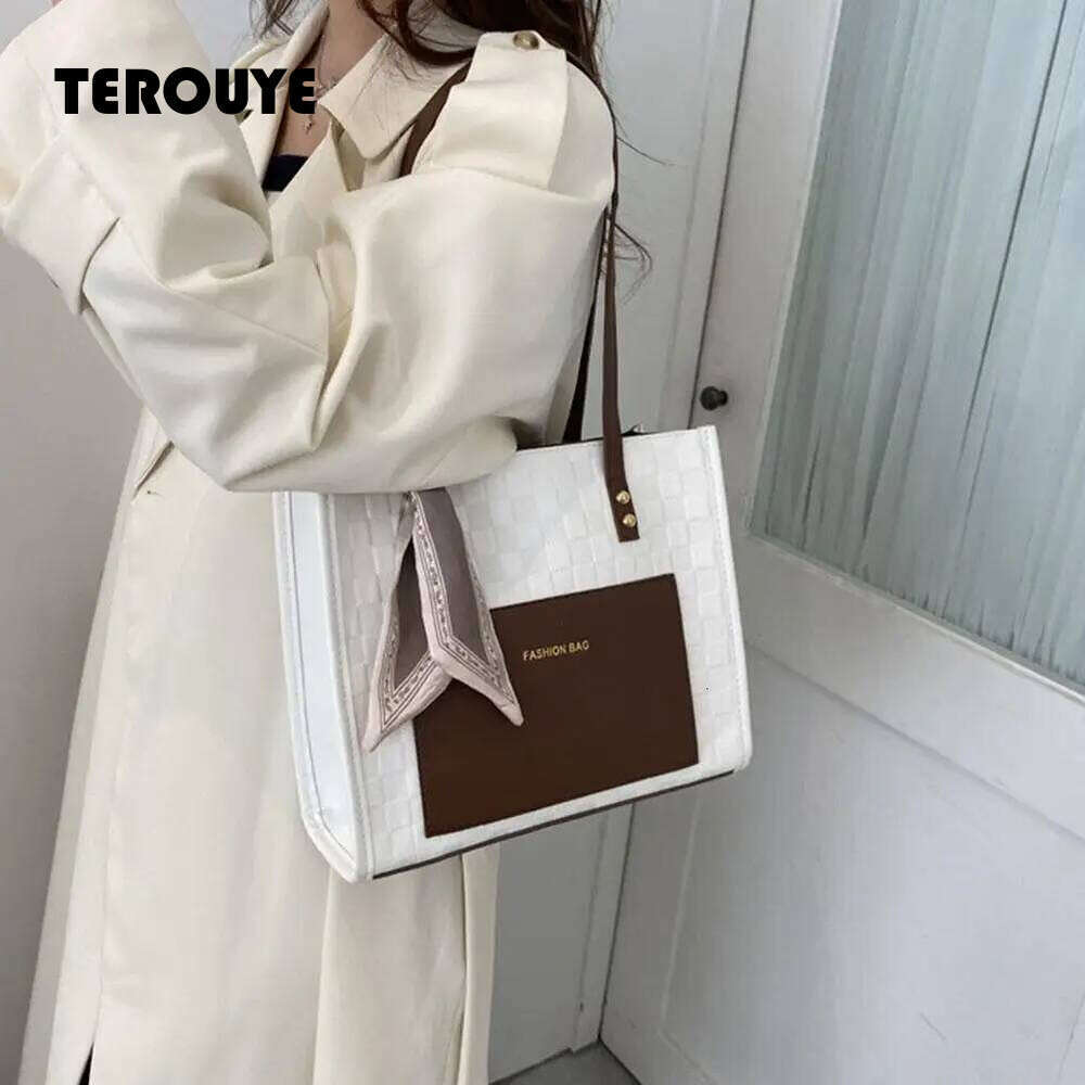 Korean Model Women's Women Luxury Tote Large Capacity Handbag Fashion Printing Shoulder Bag Trendy TEROUYE