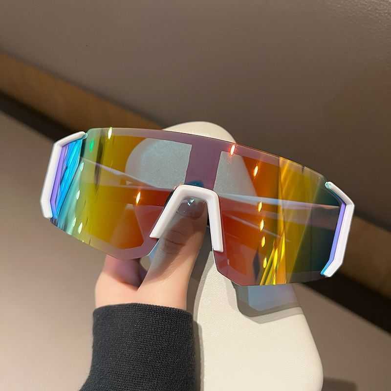 Millennium style futuristic cycling windproof sunglasses for trendy men and women outdoor hiking and skiing colorful large frame sunglasses S260304