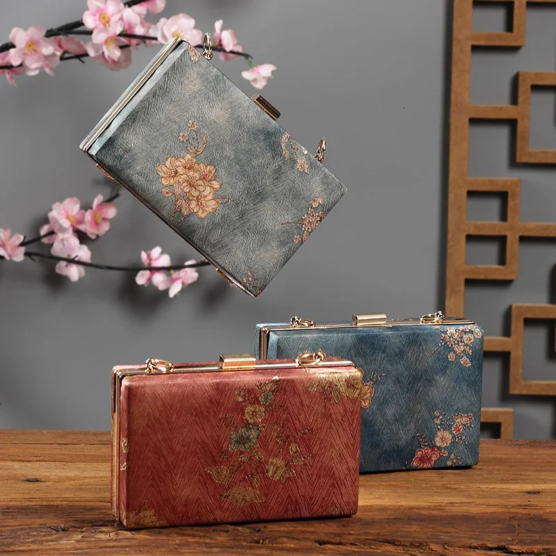 Fashion Women Embroidery Evening Bags Silk Clutch Purse for Bride Chain Shoulder Laides Case Top Handle Wedding Party Handbag 260307