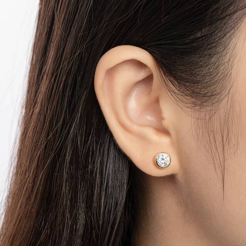 2026Certifucated 05ct 1ct 2ct Sparkle Round Cut Moissianite 925 Sterling Silver Classic Bezel Stud Earrings for Women