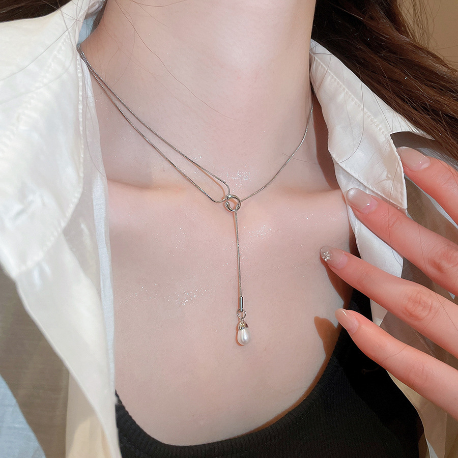 Vintage minimalist design freshwater pearl adjustable silver necklace, elegant and luxurious, versatile choker collarbone chain