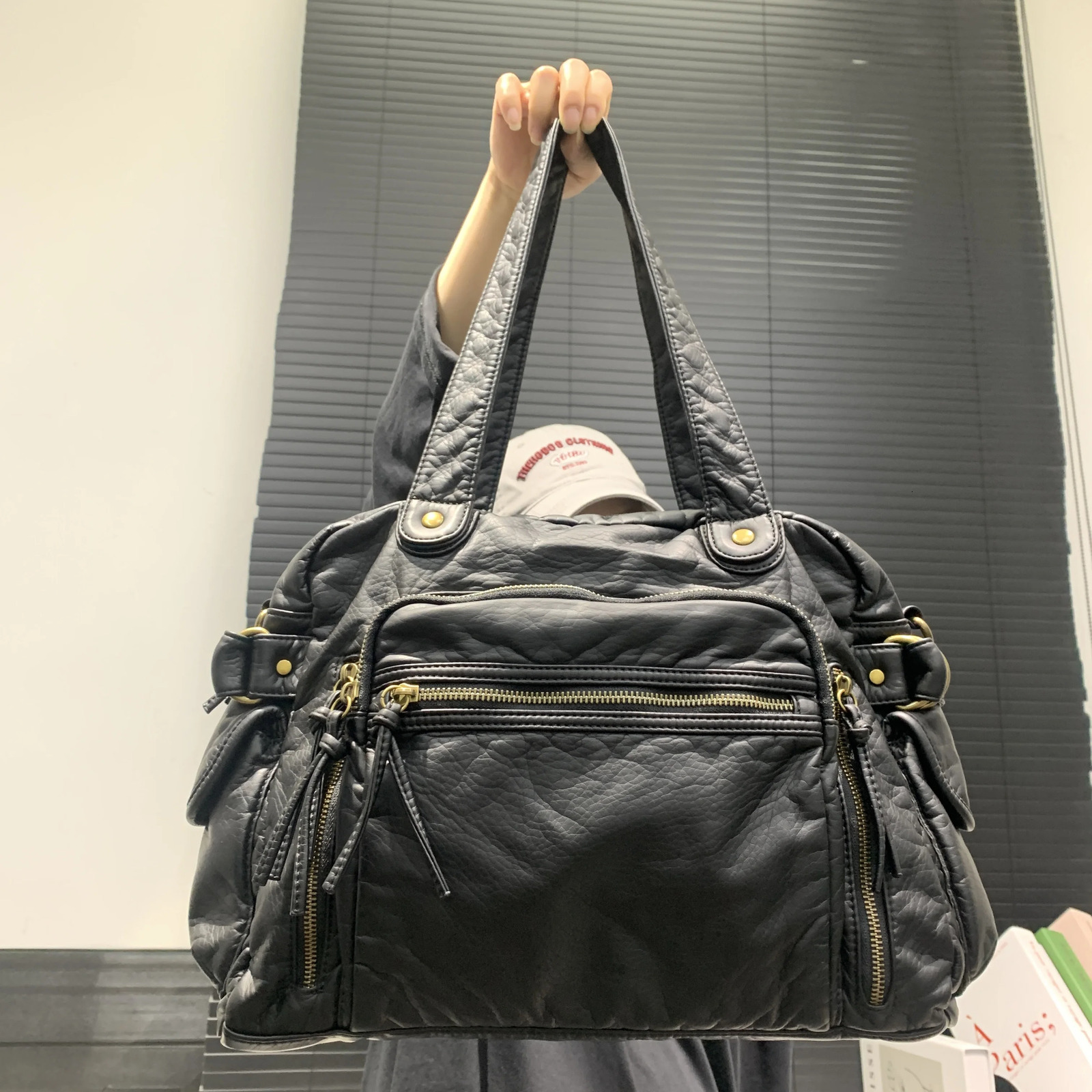 Womens Fashion Retro Tote Bag Soft PU Leather Large Capacity Shoulder Bag Y2K Punk Multi Pocket Crossbody Handbag 260303